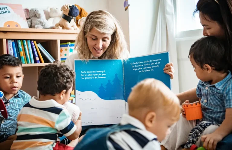 Comment lire une histoire en crèche ?