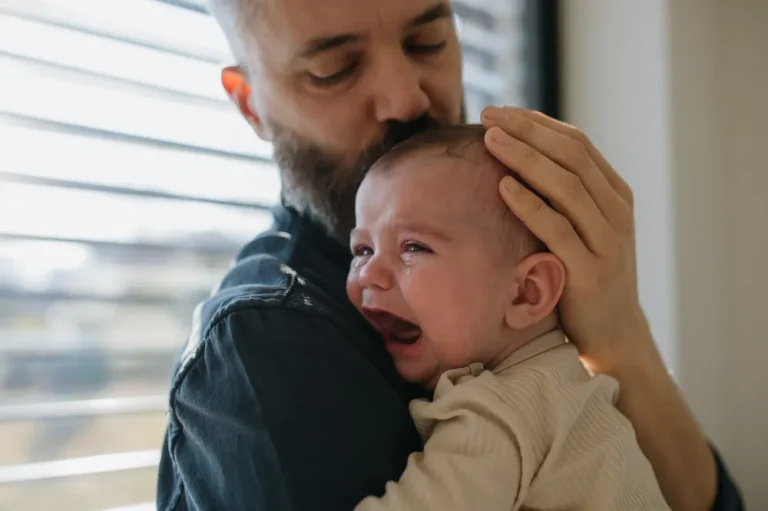 L&rsquo;angoisse de la séparation chez bébé