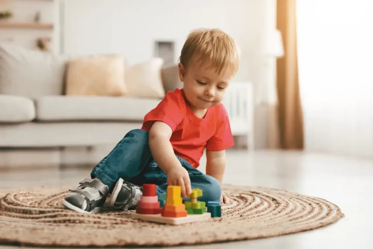 Les bienfaits des jeux éducatifs sans écran pour le développement de l&rsquo;enfant